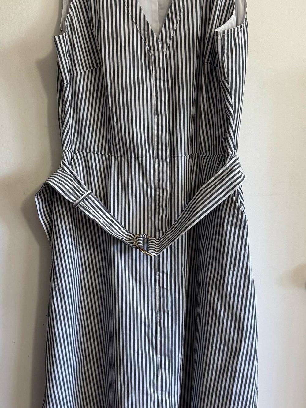 White House Black Market Size 10 Classic Striped Sleeveless Belted Midi Dress